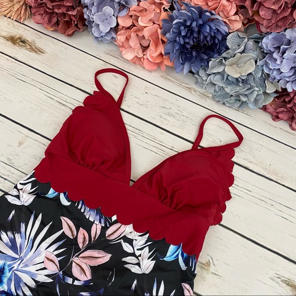 Sexy Ruffled Low Cut Red Tropical Push Up Swimsuit - Picture 9 of 16